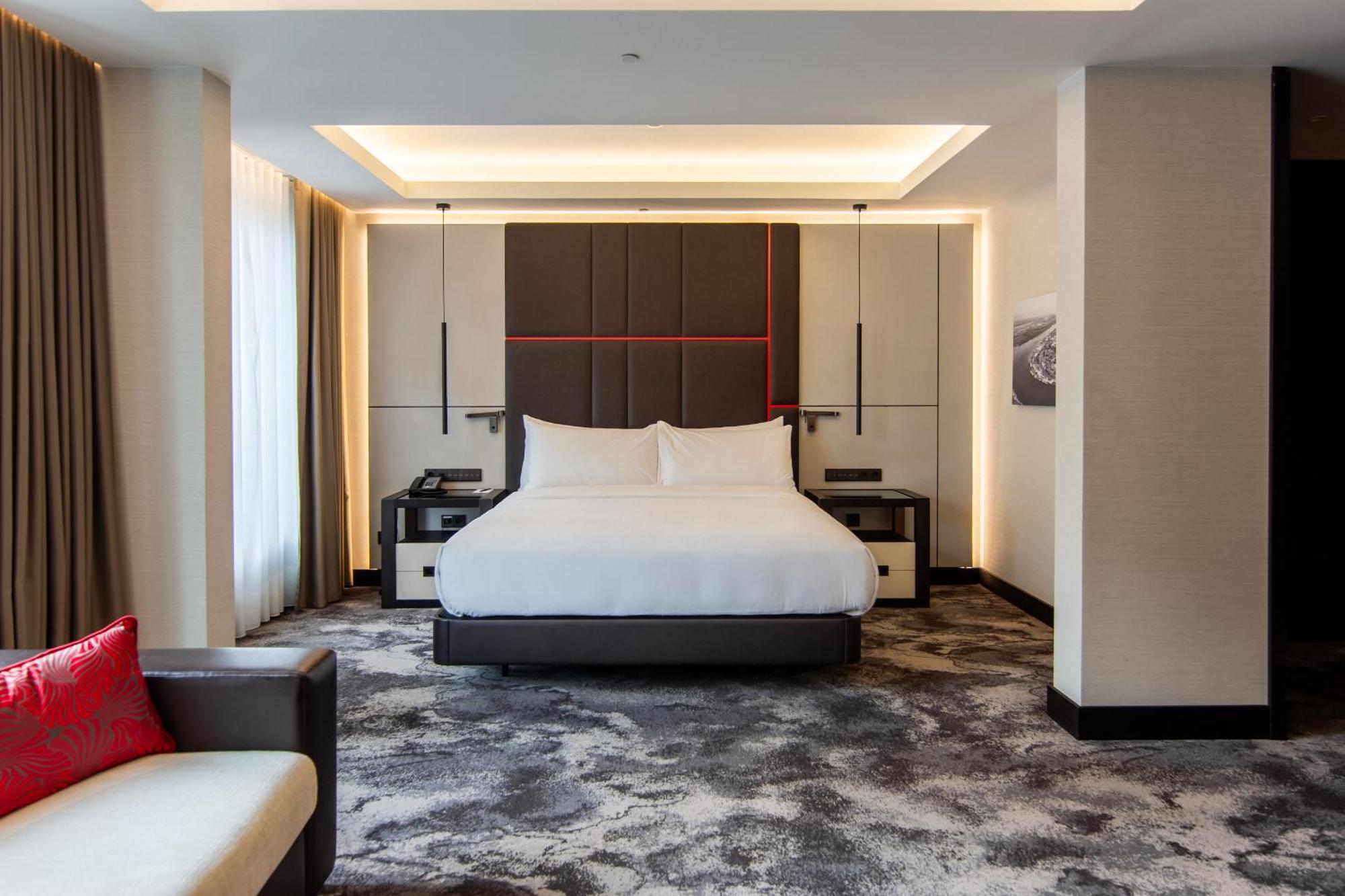Hilton Hotel 5*