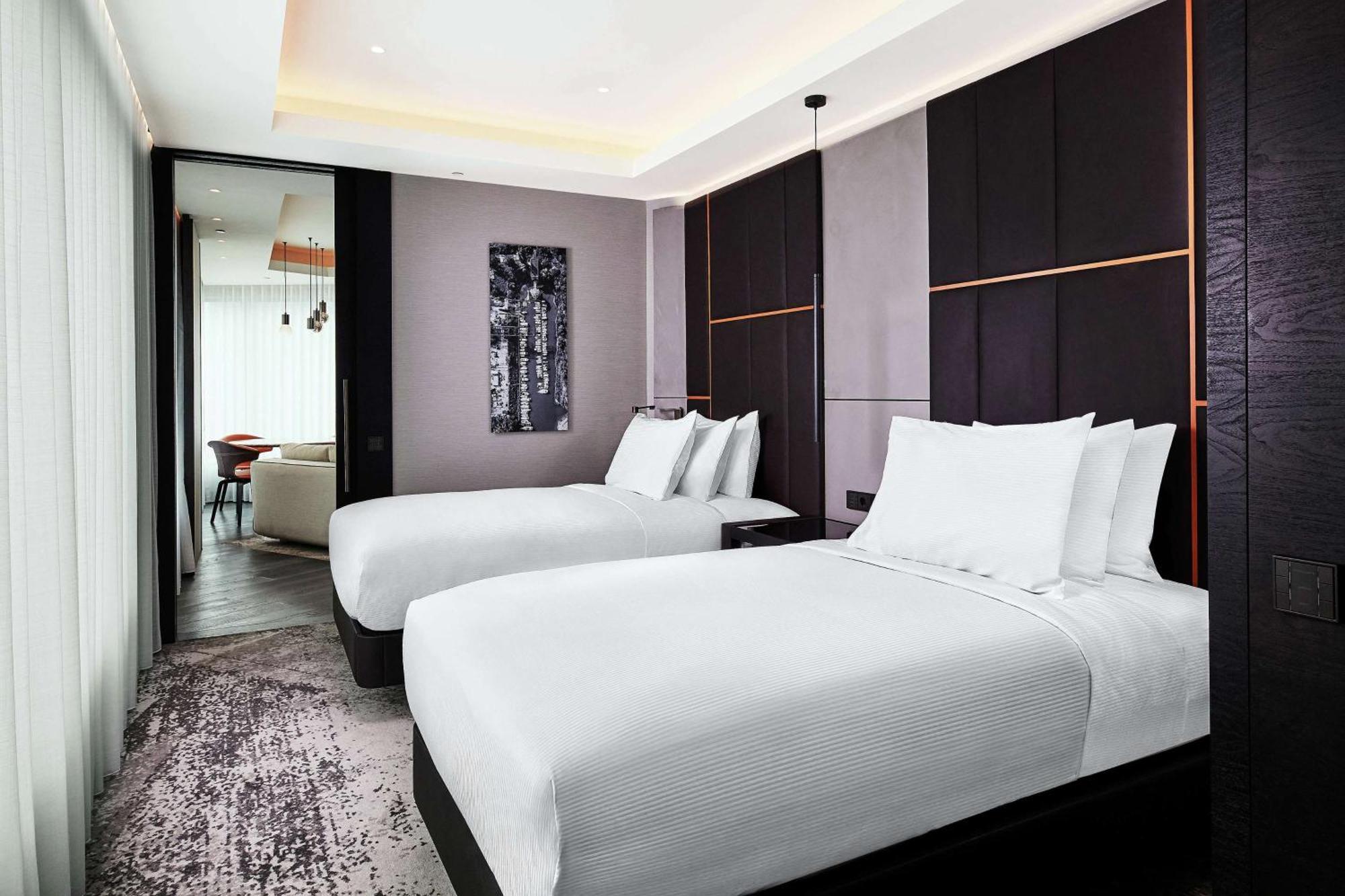 Hilton Hotel 5*